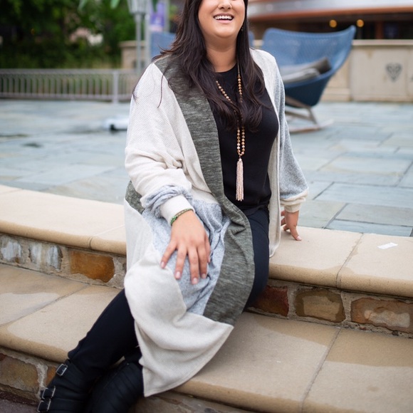 NWT Plus Size Cardigan- Color Block design - Picture 4 of 6